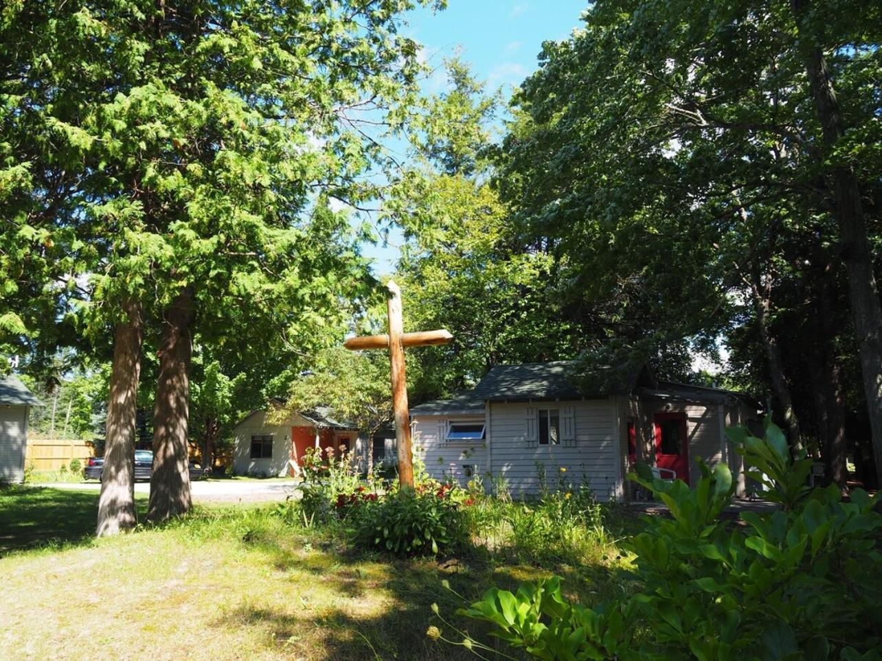 Sleeping Bear Riverside Cabins - Cabin #1 Honor Esterno foto