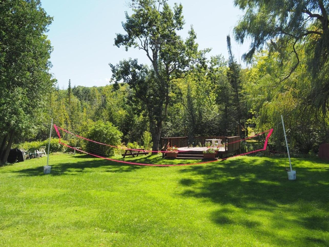 Sleeping Bear Riverside Cabins - Cabin #1 Honor Esterno foto