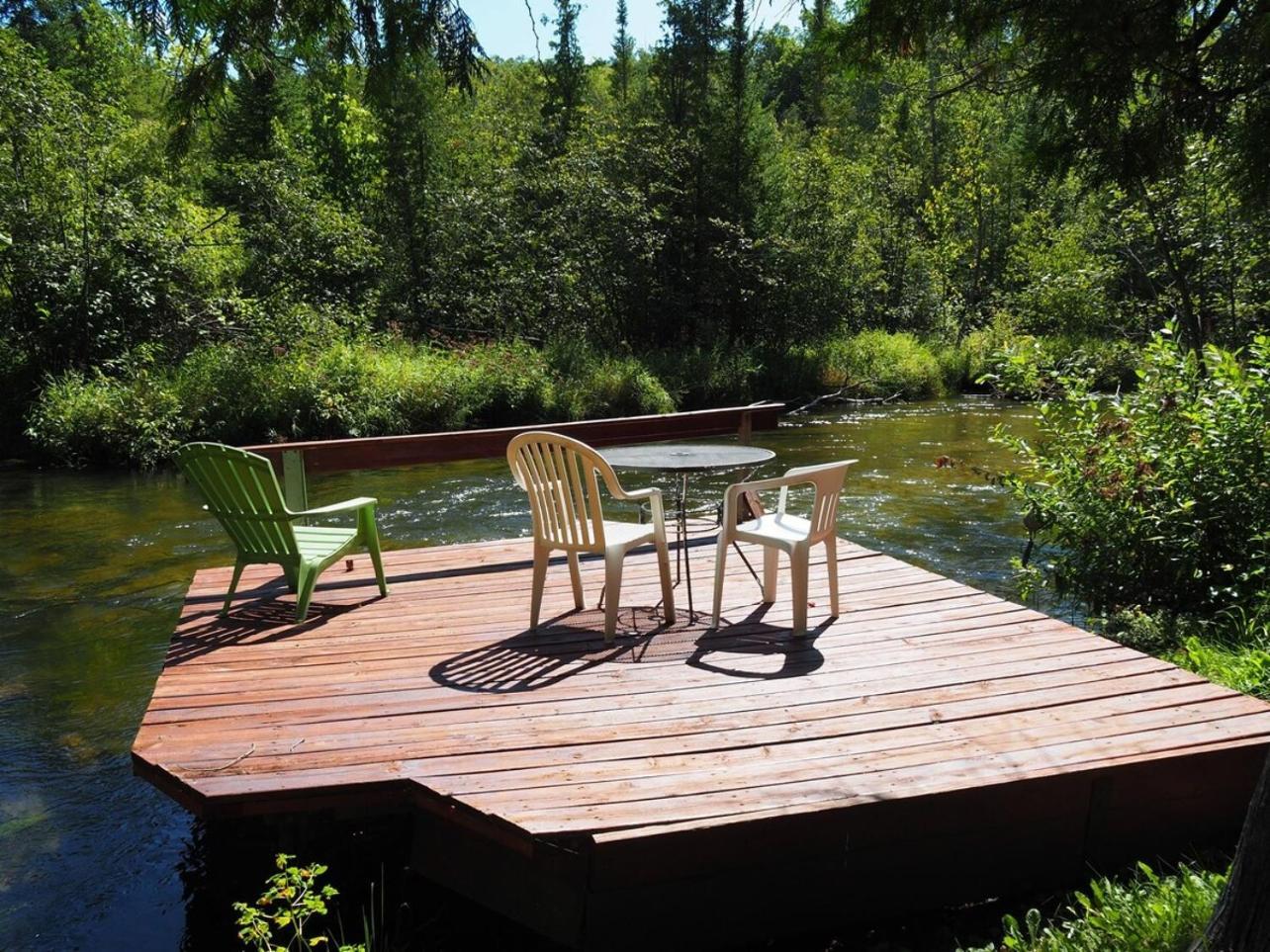 Sleeping Bear Riverside Cabins - Cabin #1 Honor Esterno foto