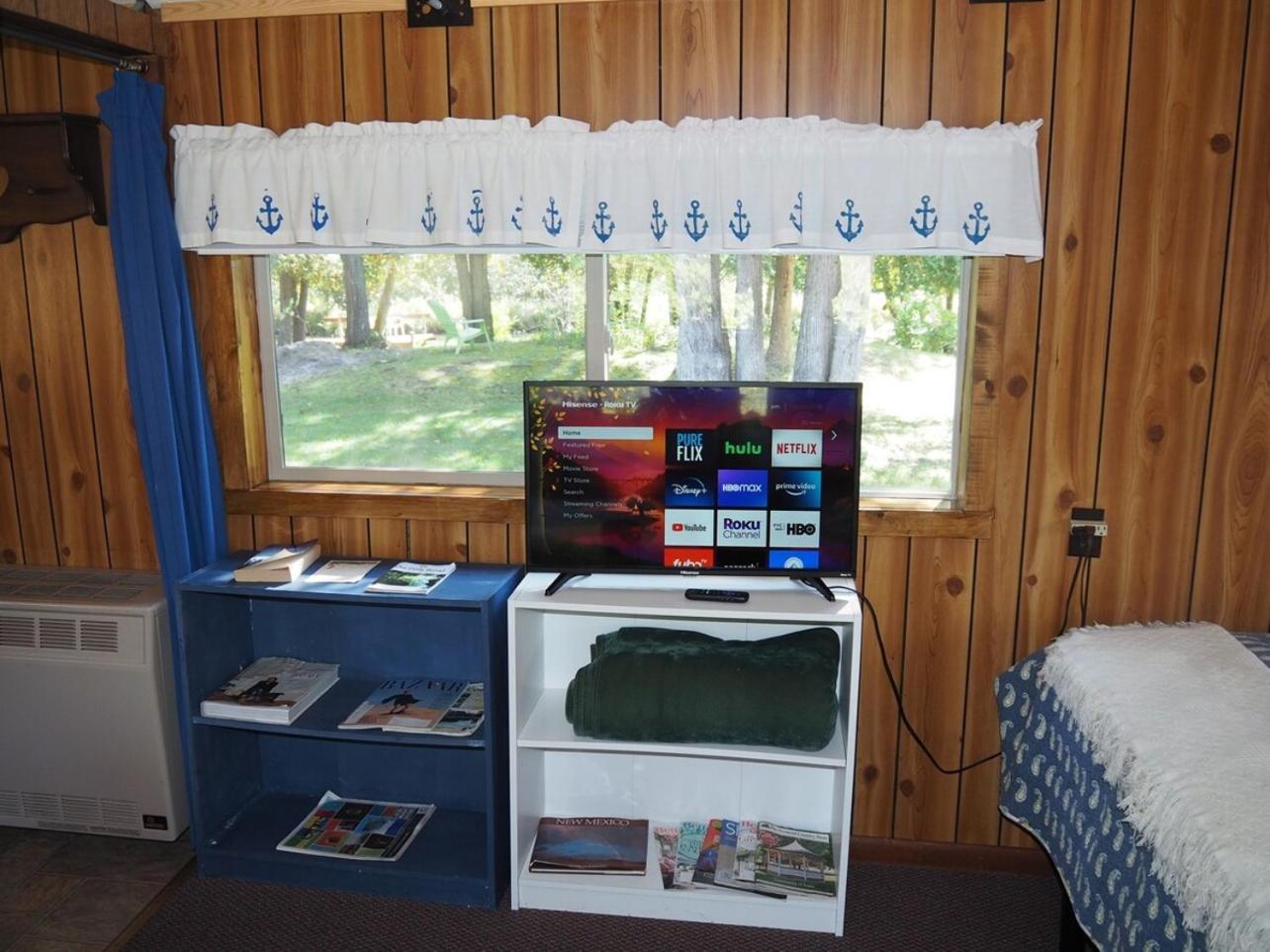 Sleeping Bear Riverside Cabins - Cabin #1 Honor Esterno foto