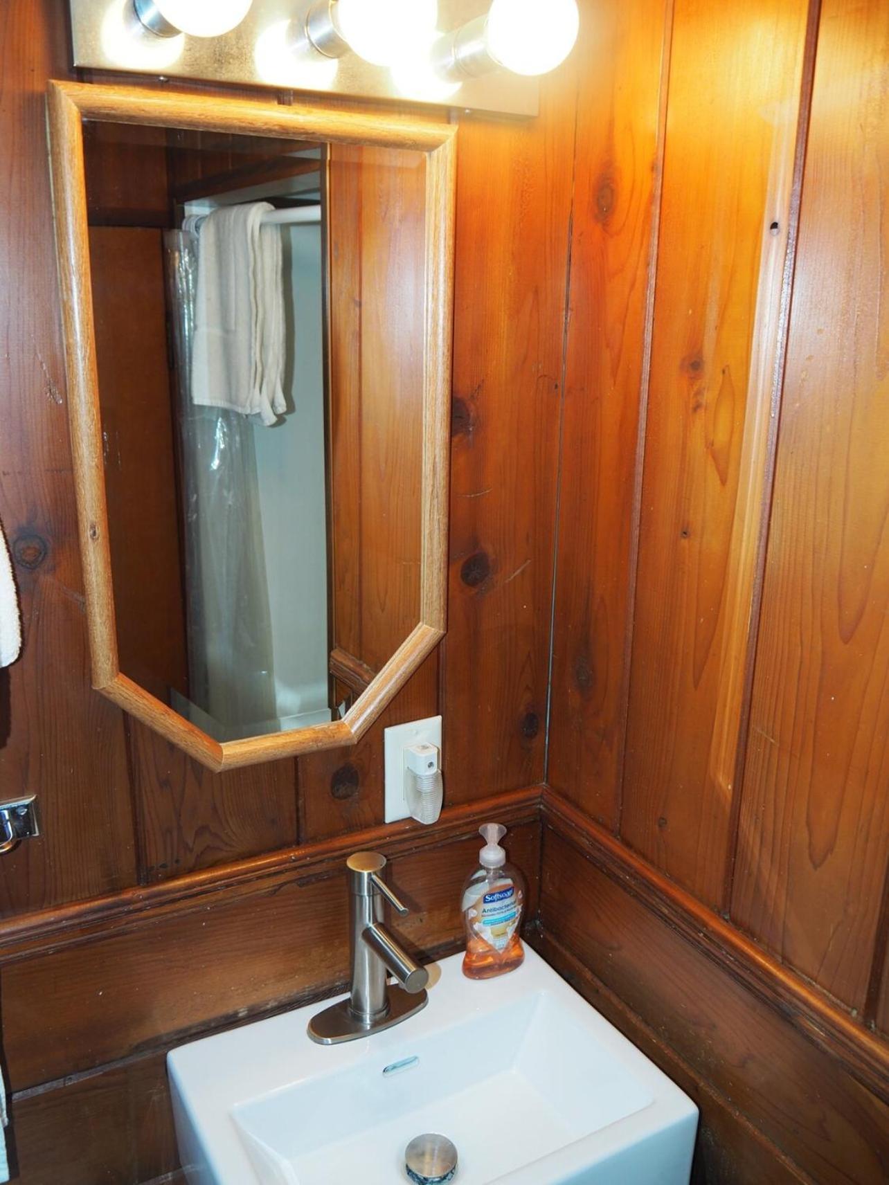 Sleeping Bear Riverside Cabins - Cabin #1 Honor Esterno foto